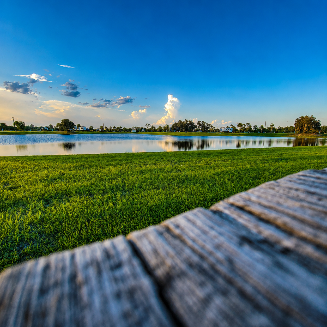 LAKEFRONT CO